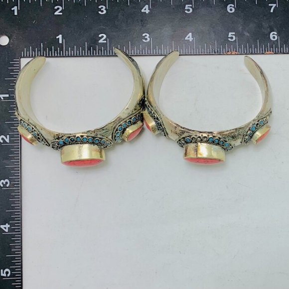 SingleTribal Coral Stones Cuff Bracelet With Turquoise Beads, Handmade Coral - Picture 7 of 15